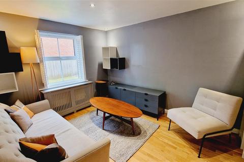 2 bedroom flat to rent, Wharton Hall, Winsford