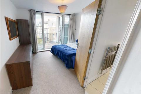 1 bedroom in a flat share to rent, London NW1