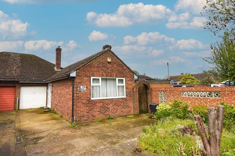 2 bedroom bungalow for sale, Hatch Lane, Harmondsworth, West Drayton, UB7