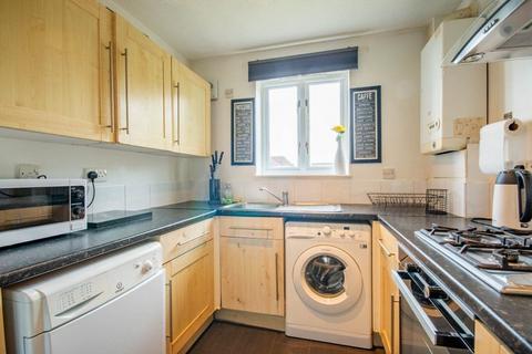2 bedroom flat to rent, 3082L Gogarloch Syke, Edinburgh, EH12 9JF