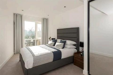 2 bedroom apartment to rent, Quayside House, 8 Kew Bridge Road, London, TW8