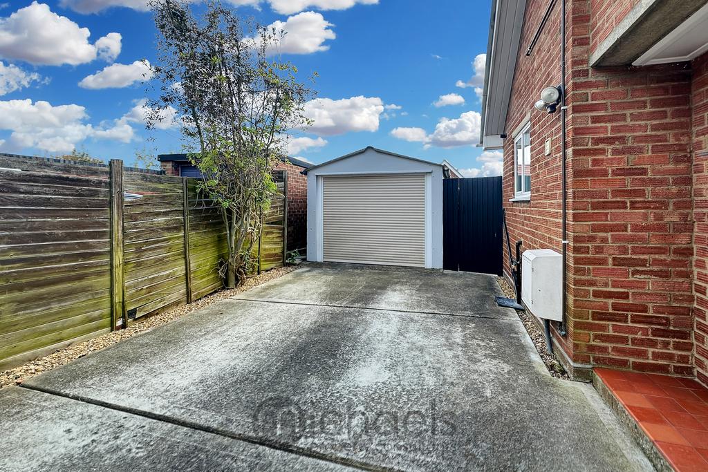 Outside, Garden, Parking &amp; Garage