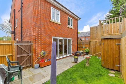 4 bedroom townhouse for sale, Quiet Waters Close, Angmering, West Sussex