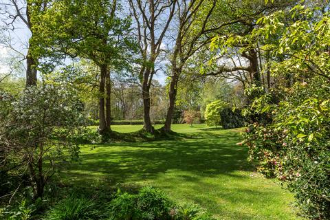 5 bedroom detached house for sale, Petworth Road, Chiddingfold, Godalming, Surrey, GU8