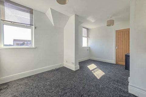 2 bedroom flat to rent, Chatsworth Avenue, Bispham