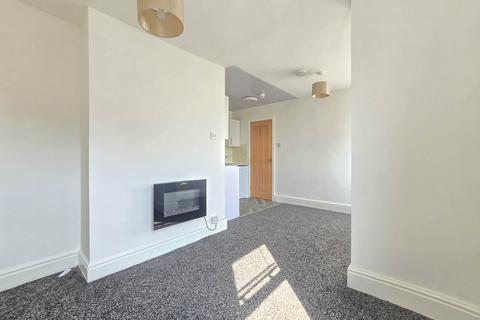 2 bedroom flat to rent, Chatsworth Avenue, Bispham