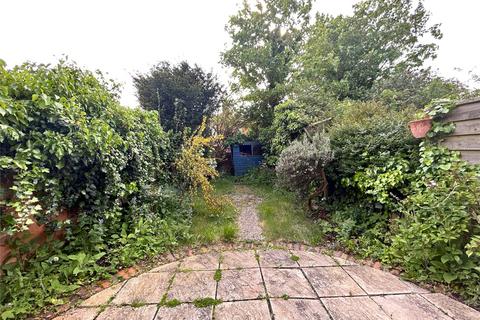 18 Bishops Road, Reading, RG6 1NP