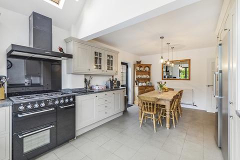 4 bedroom detached house for sale, Clouds Hill, Dean Street, East Farleigh, Maidstone, Kent, ME15 0PU