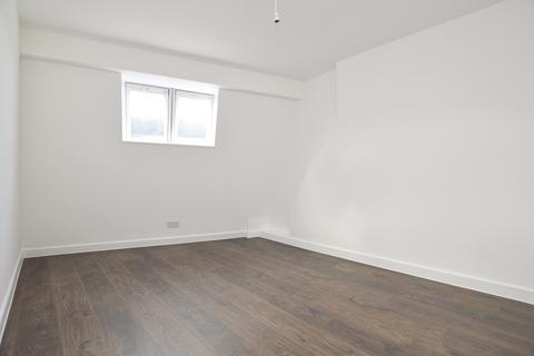 3 bedroom flat to rent, Denmark Hill Camberwell SE5
