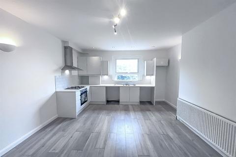 3 bedroom flat to rent, Sunningfields Road, Hendon, NW4