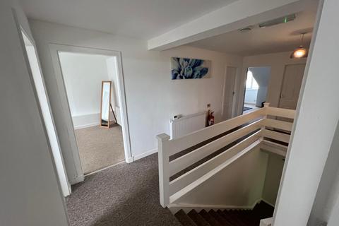 4 bedroom flat to rent, Gillespie Crescent, Edinburgh EH10