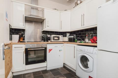 5 bedroom flat to rent, 0732L – Montague Street, Edinburgh, EH8 9QT