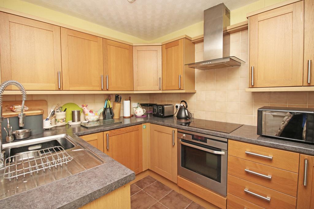 Marine Parade, Fleetwood, FY7 2 bed bungalow for sale £199,950