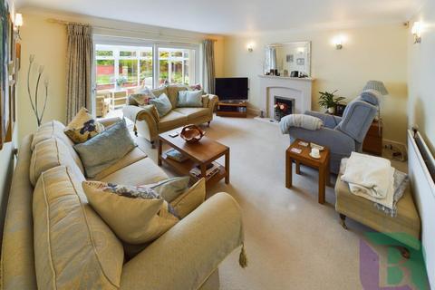 13 Asplands Close, Woburn Sands, Milton Keynes, MK17 8PD