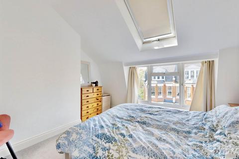 3 bedroom flat for sale, Milton Road, London N6