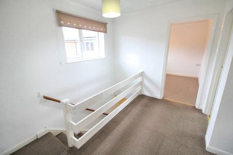 2 bedroom maisonette to rent, Lingwood Gardens, Lingwood NR13