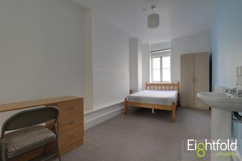 1 bedroom house of multiple occupation to rent, West Street, Brighton