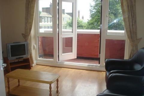 2 bedroom flat to rent, Warltersville Road,  Finsbury Park, N19