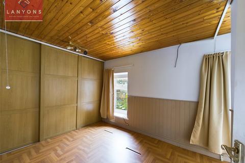 15 Deri Terrace, Tylorstown, Ferndale, CF43 3NB