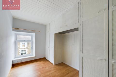 15 Deri Terrace, Tylorstown, Ferndale, CF43 3NB