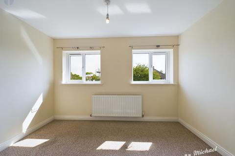 18 Briars Close, Aylesbury, HP19 9PN