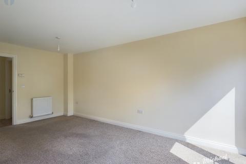 18 Briars Close, Aylesbury, HP19 9PN