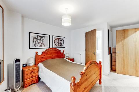 2 bedroom flat for sale, Hornsey Lane, London N6