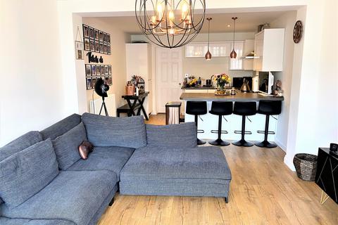 2 bedroom maisonette to rent, Park Mead, Harrow, Greater London, HA2