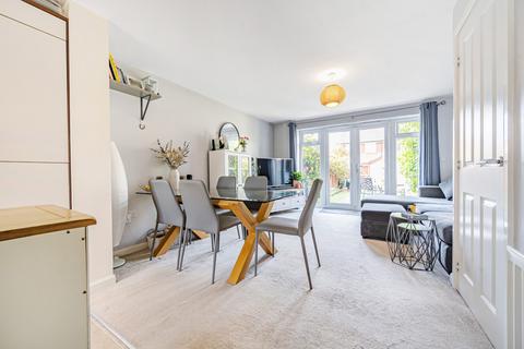 23 Fawn Drive, Three Mile Cross, Reading, RG7 1WN