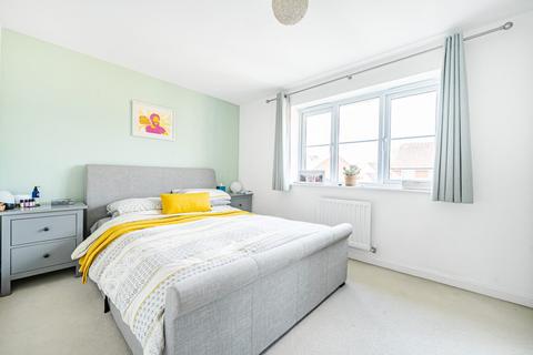 23 Fawn Drive, Three Mile Cross, Reading, RG7 1WN