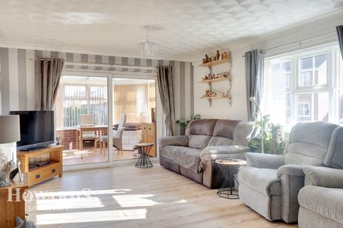 4 bedroom detached house for sale, Hollowell Close, Lowestoft