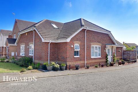 4 bedroom detached house for sale, Hollowell Close, Lowestoft