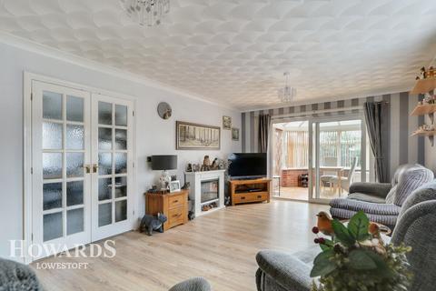 4 bedroom detached house for sale, Hollowell Close, Lowestoft