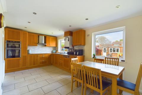 4 bedroom detached house for sale, Redwood Close, Wing, LU7 0TP