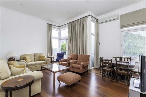 3 bedroom flat to rent, The Water Gardens, London, W2