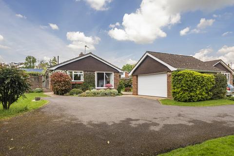 4 bedroom bungalow to rent, Littleton, Winchester SO22