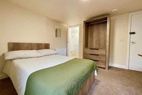 1 bedroom house to rent, * Premium Individual Rooms *, United Kingdom LN1