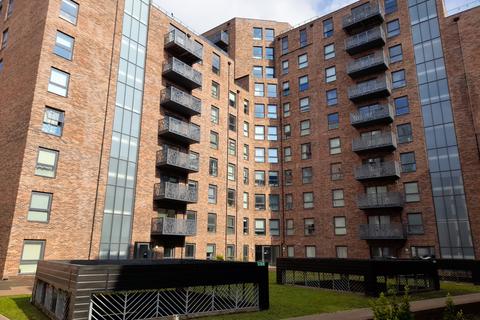 2 bedroom flat to rent, Cityview Point, E14