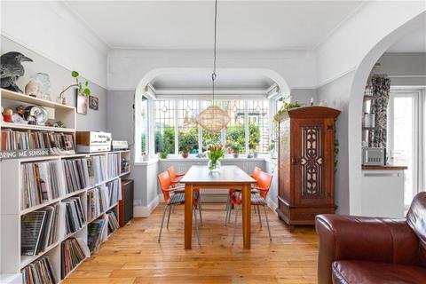 21 Moor Drive, Leeds, LS6 4BY
