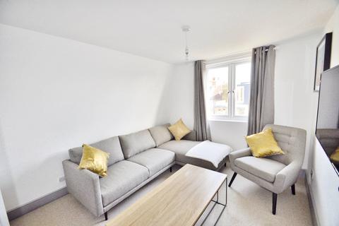 1 bedroom in a house share to rent, Lochaline Street, London W6