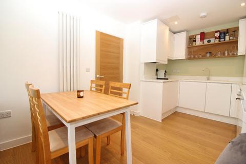 1 bedroom apartment for sale, Station Road, Borough Green TN15