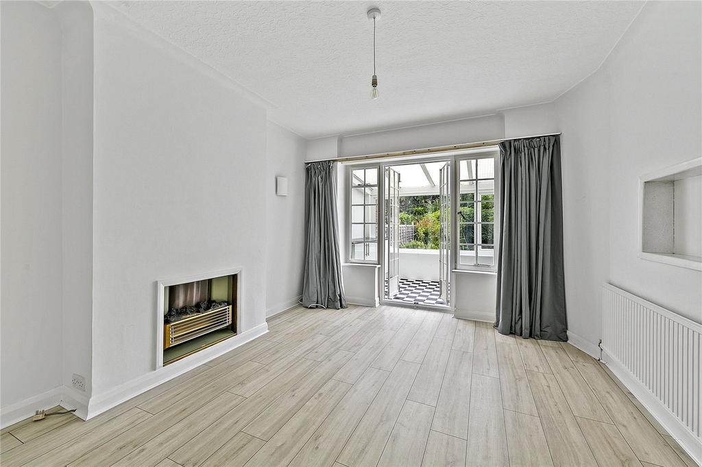 House in Middlesex - View 5