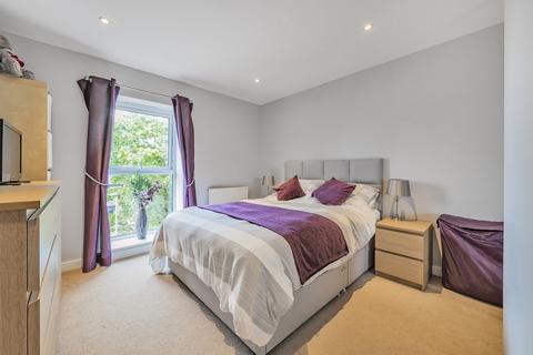 2 bedroom flat for sale, Ingre House, 37 Dunningford Close, Hornchurch, RM12