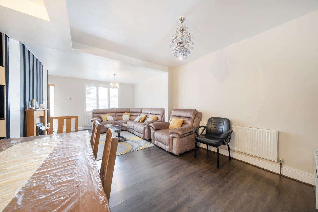 Slough, Berkshire, SL1 3 bed terraced house for sale £425,000