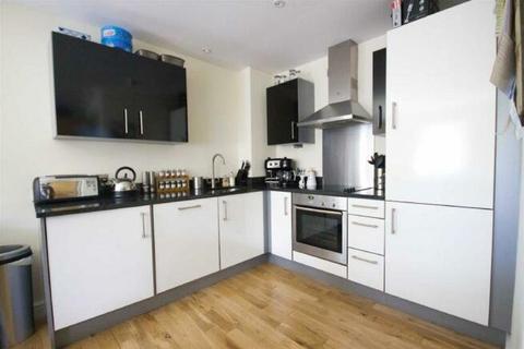 3 bedroom flat to rent, Sutherland Avenue, Leeds, West Yorkshire, LS8