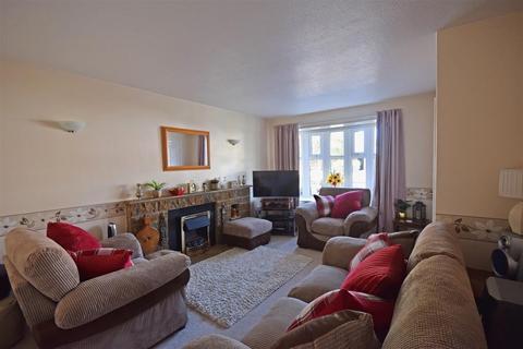 8 Avonbrook Close, Stratford-upon-avon, CV37 9LT