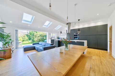 33 Greenvale Road, London, SE9 1PB