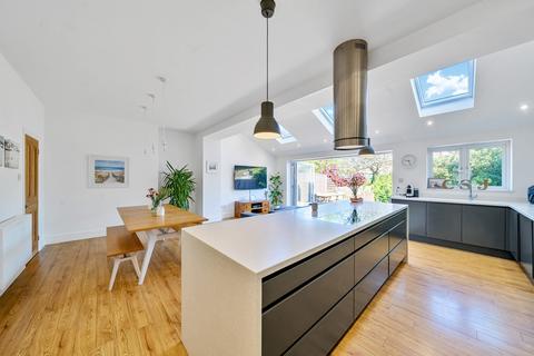 33 Greenvale Road, London, SE9 1PB