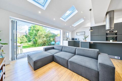 33 Greenvale Road, London, SE9 1PB