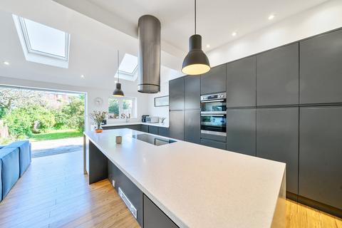 33 Greenvale Road, London, SE9 1PB